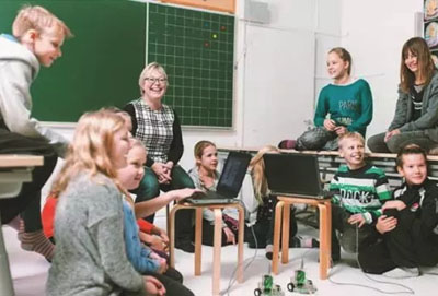 环球丨编程课不用电脑？因为芬兰教师将编程当做一种思想来教